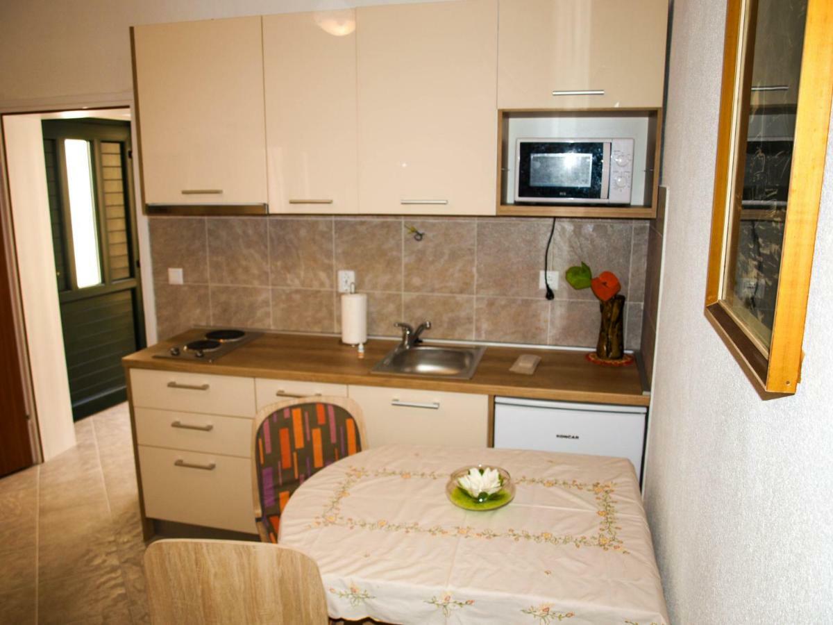 House Nataniel In Omis Near Sea Appartement Buitenkant foto