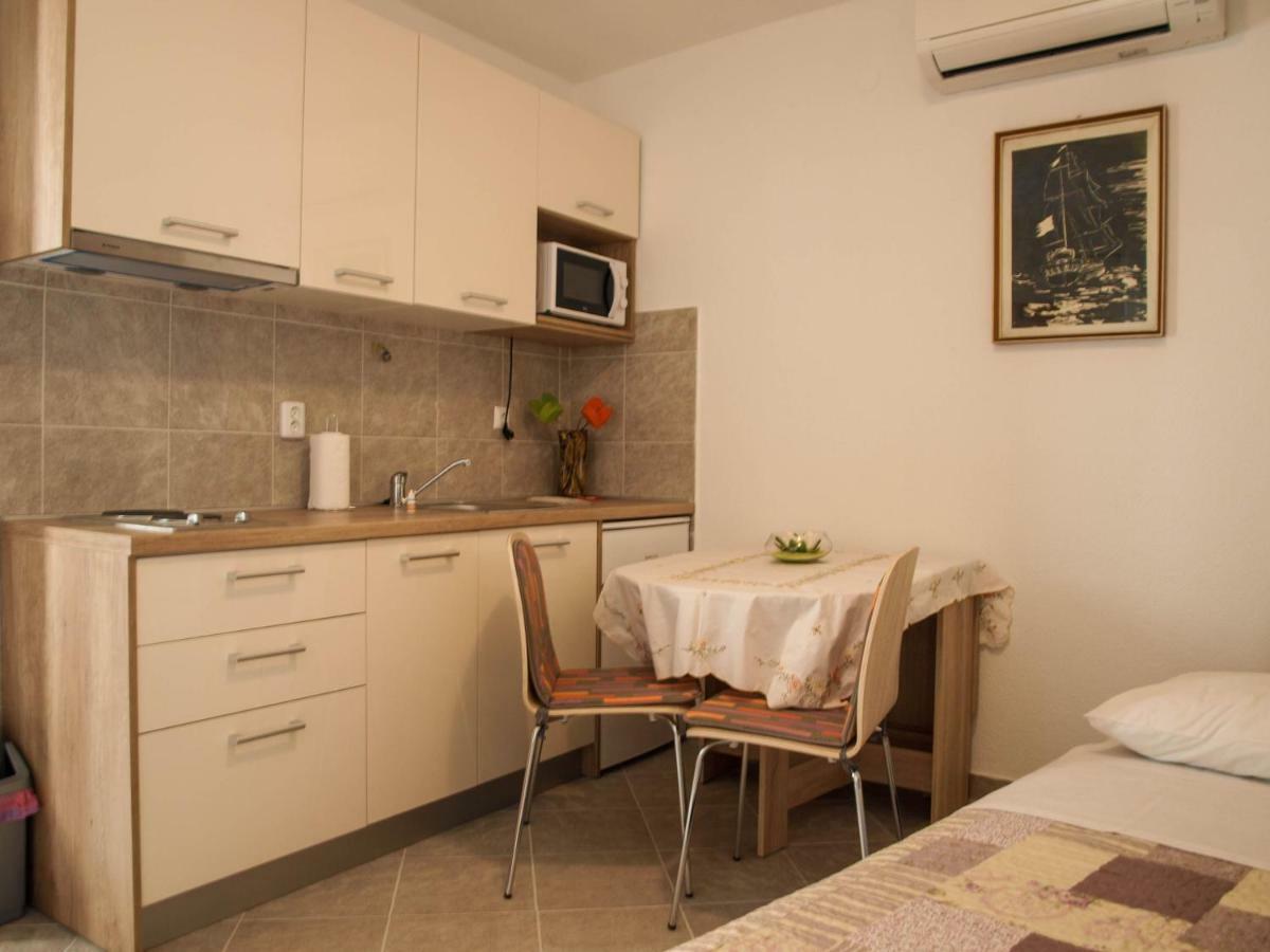 House Nataniel In Omis Near Sea Appartement Buitenkant foto
