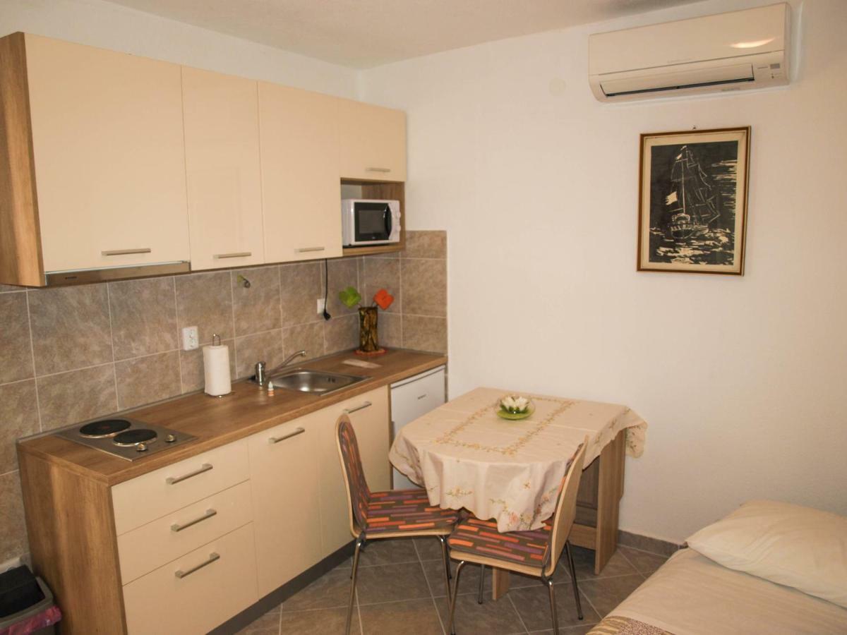 House Nataniel In Omis Near Sea Appartement Buitenkant foto