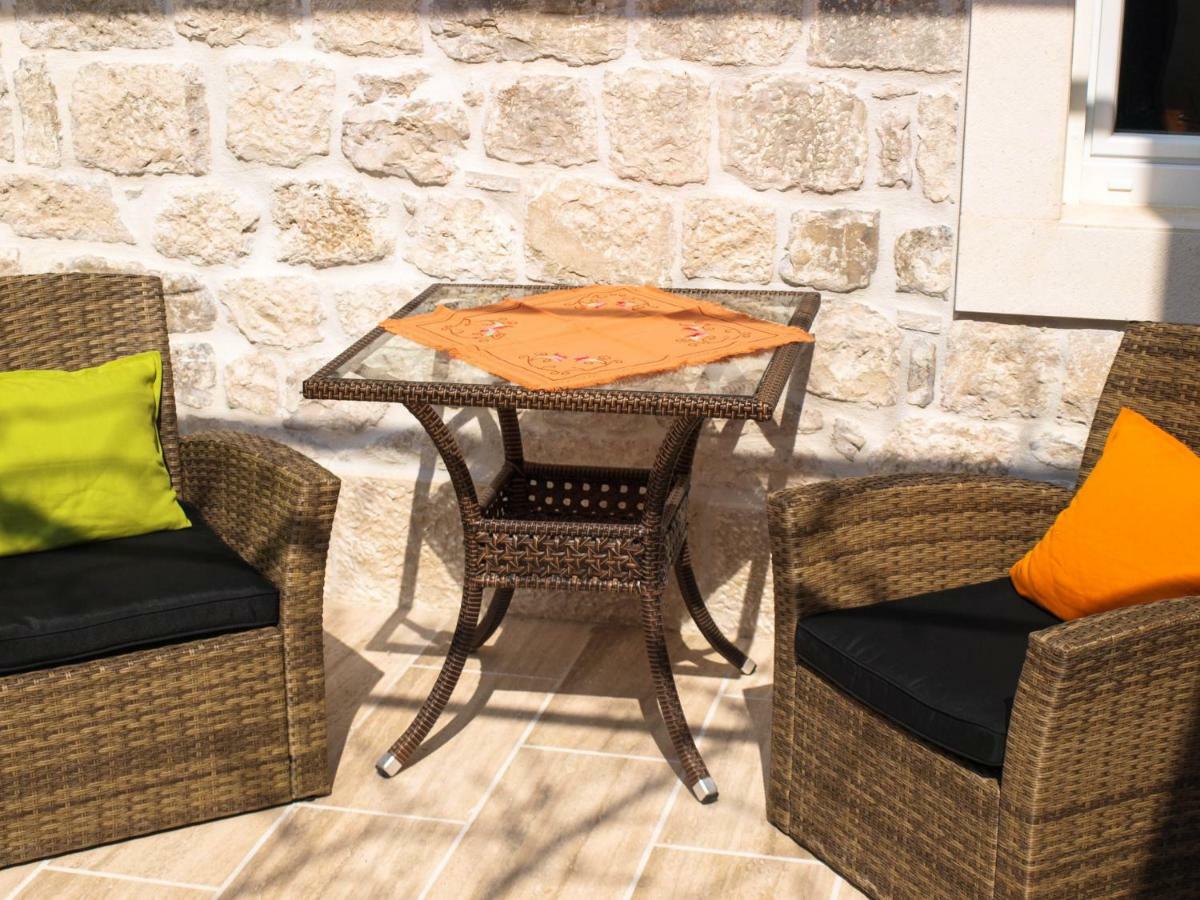 House Nataniel In Omis Near Sea Appartement Buitenkant foto