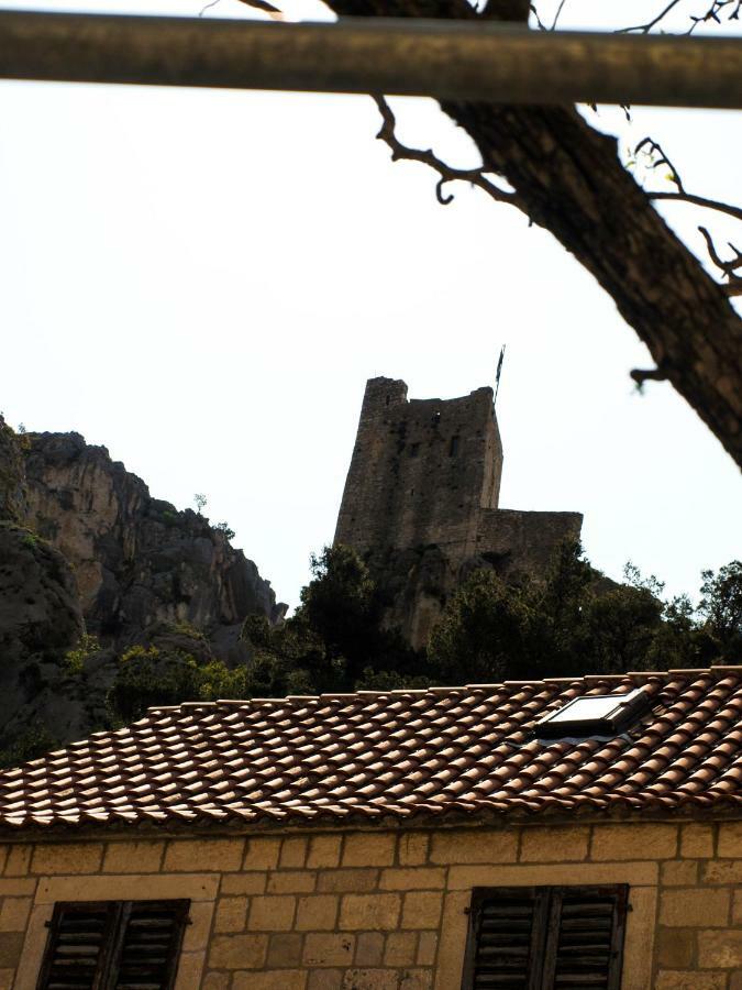 House Nataniel In Omis Near Sea Appartement Buitenkant foto