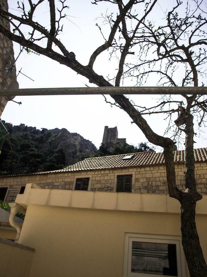 House Nataniel In Omis Near Sea Appartement Buitenkant foto