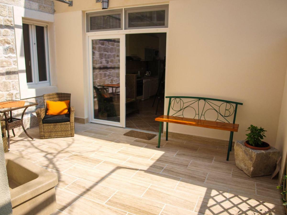 House Nataniel In Omis Near Sea Appartement Buitenkant foto