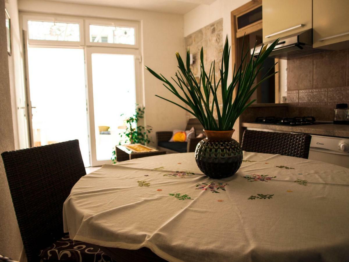 House Nataniel In Omis Near Sea Appartement Buitenkant foto