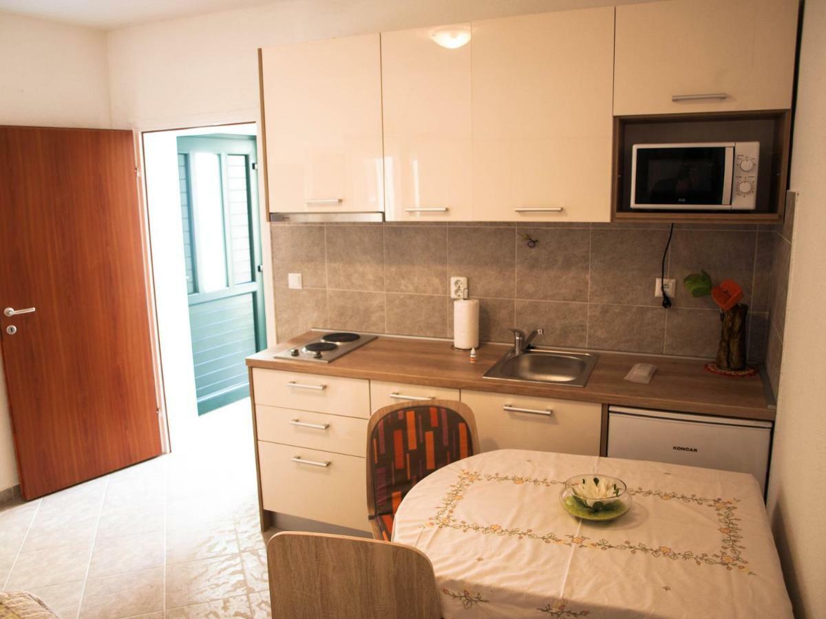 House Nataniel In Omis Near Sea Appartement Buitenkant foto