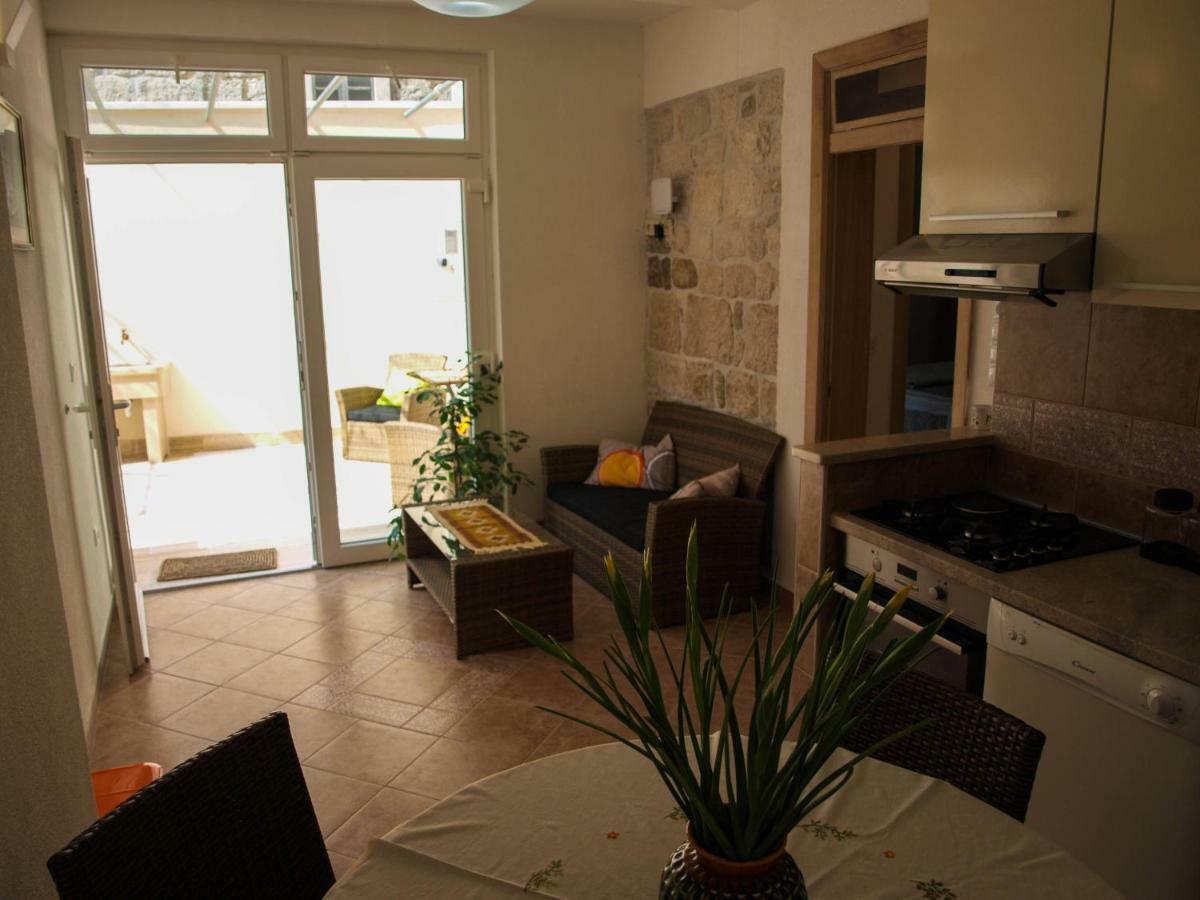 House Nataniel In Omis Near Sea Appartement Buitenkant foto